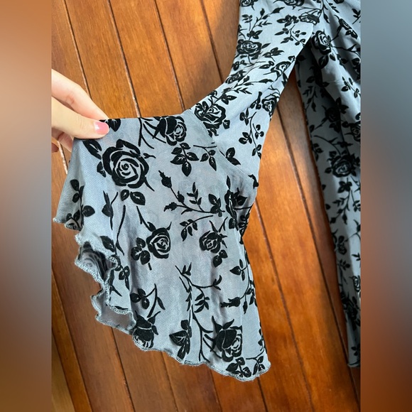 🖤 Gothic Rose Velvet Dress Set – Corset-Style Top & Flowy Skirt (Size L) - Picture 4 of 6